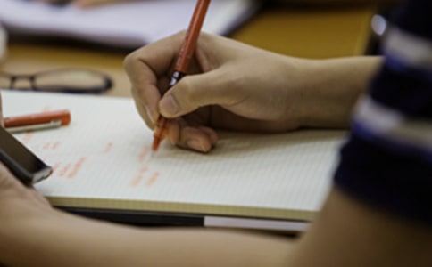 ���B�țQ��һ�С��x��з��ģ����x3ƪ��