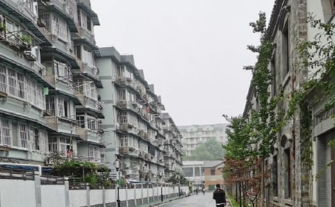 ���a���Cί�Е�