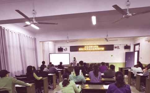 С�W(xu��)�̄�(w��)̎����淶�ģ�ͨ��10ƪ��