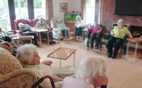 ����Ժ�����ĵ��w����ͨ��6ƪ��