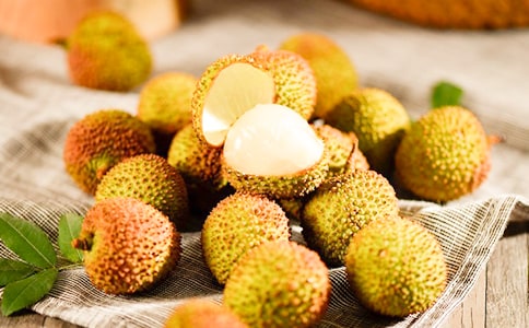 �������е��r��֦�F������xӖ���}����