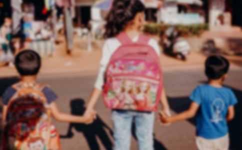 ������؃�ͯ�������Y(ji��)��ͨ��11ƪ��