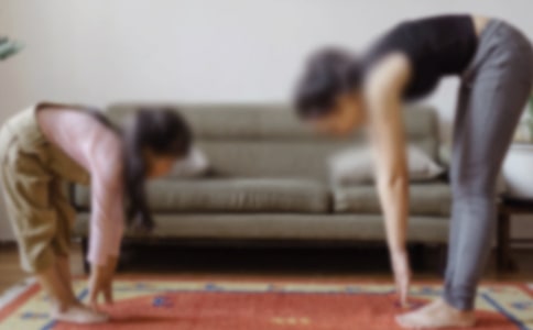 母女感人對話詩朗誦稿范文