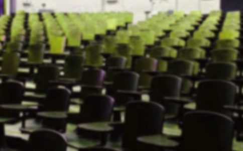 �P������ĸУ������300�ֺϼ�5ƪ