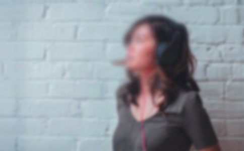 С���{Ů�˵�ɢ��