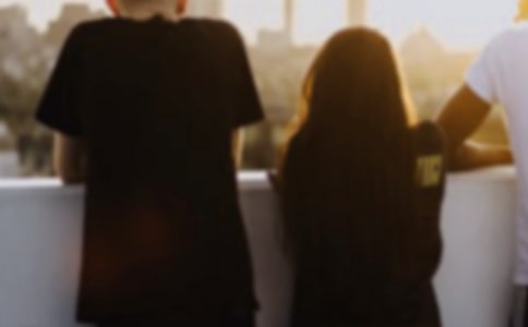 寒冬那個乞討的青年作文