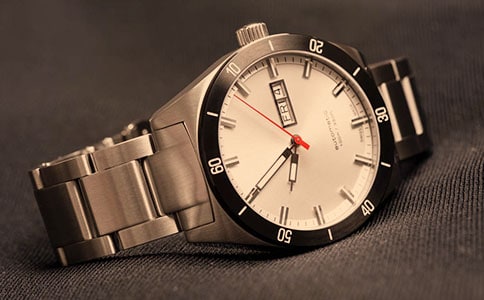 手表與掛鐘童話故事