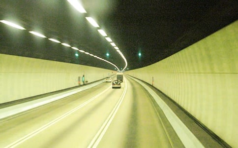 ���u�������������~����