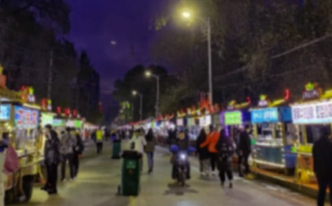 �P��ҹ�е����̷�������ͨ��