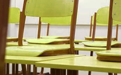 �ػ�ĸУ���ģ����x33ƪ��